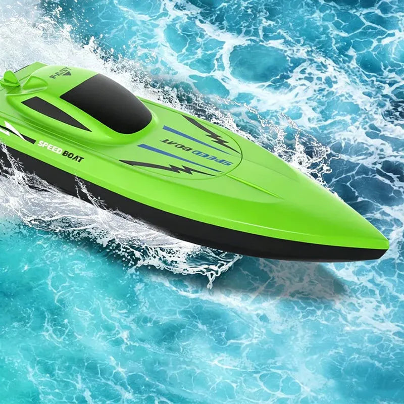 🥳2026 HOT SALE🥳💞50K+ SOLD!🌊⚡ ! Dual‐Motor RC Boat – Twin engines, 2.4GHz control, waterproof & impact‐resistant. Slice through waves at insane speed! 🌊🚤